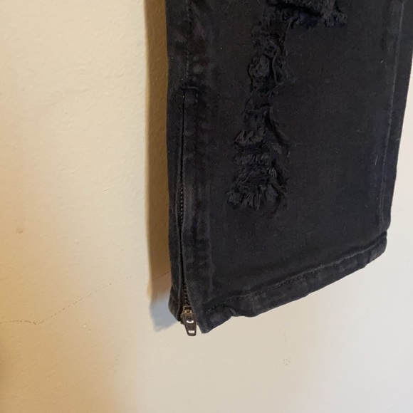 Black distressed jeans - Picture 4 of 7